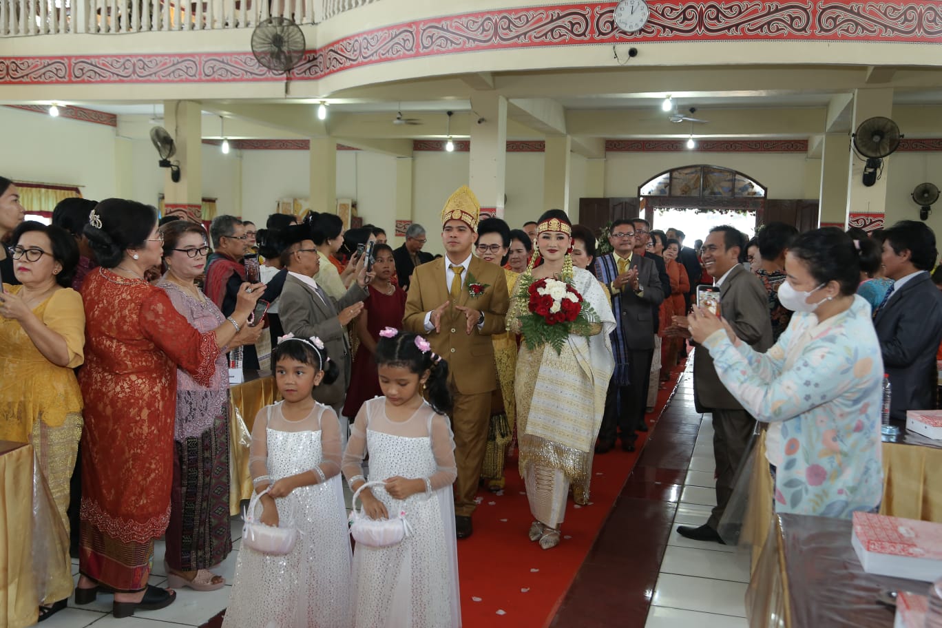 PROSESI MASUK PENGANTEN PERNIKAHAN ADAT BATAK